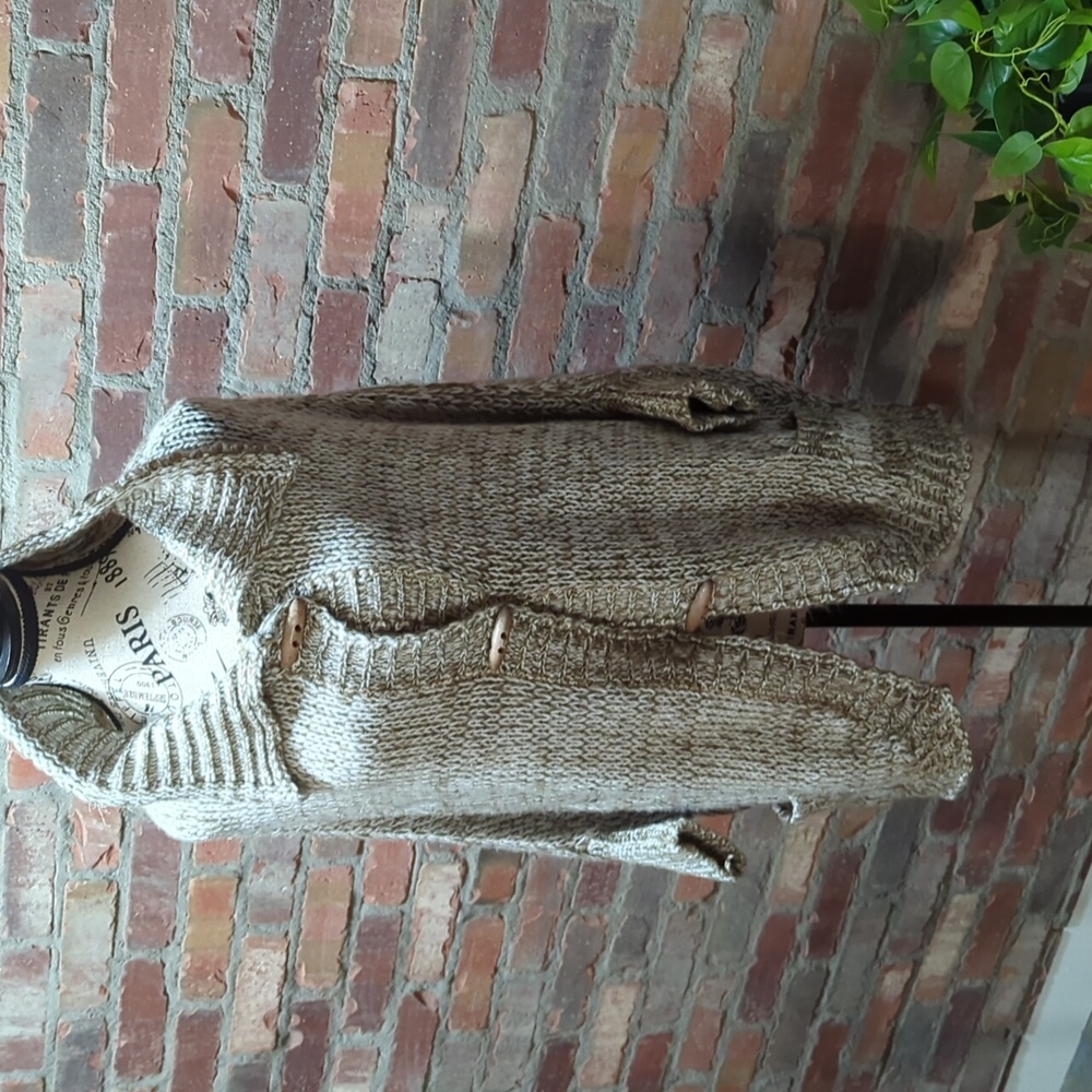 Chunky cardigan sweater